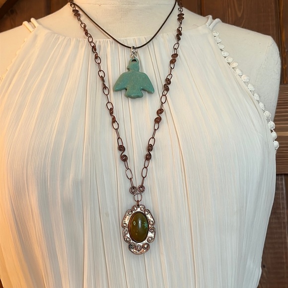 Set of  2 Necklaces-Turquoise stone and carved resin Phenix Bird - Picture 3 of 10